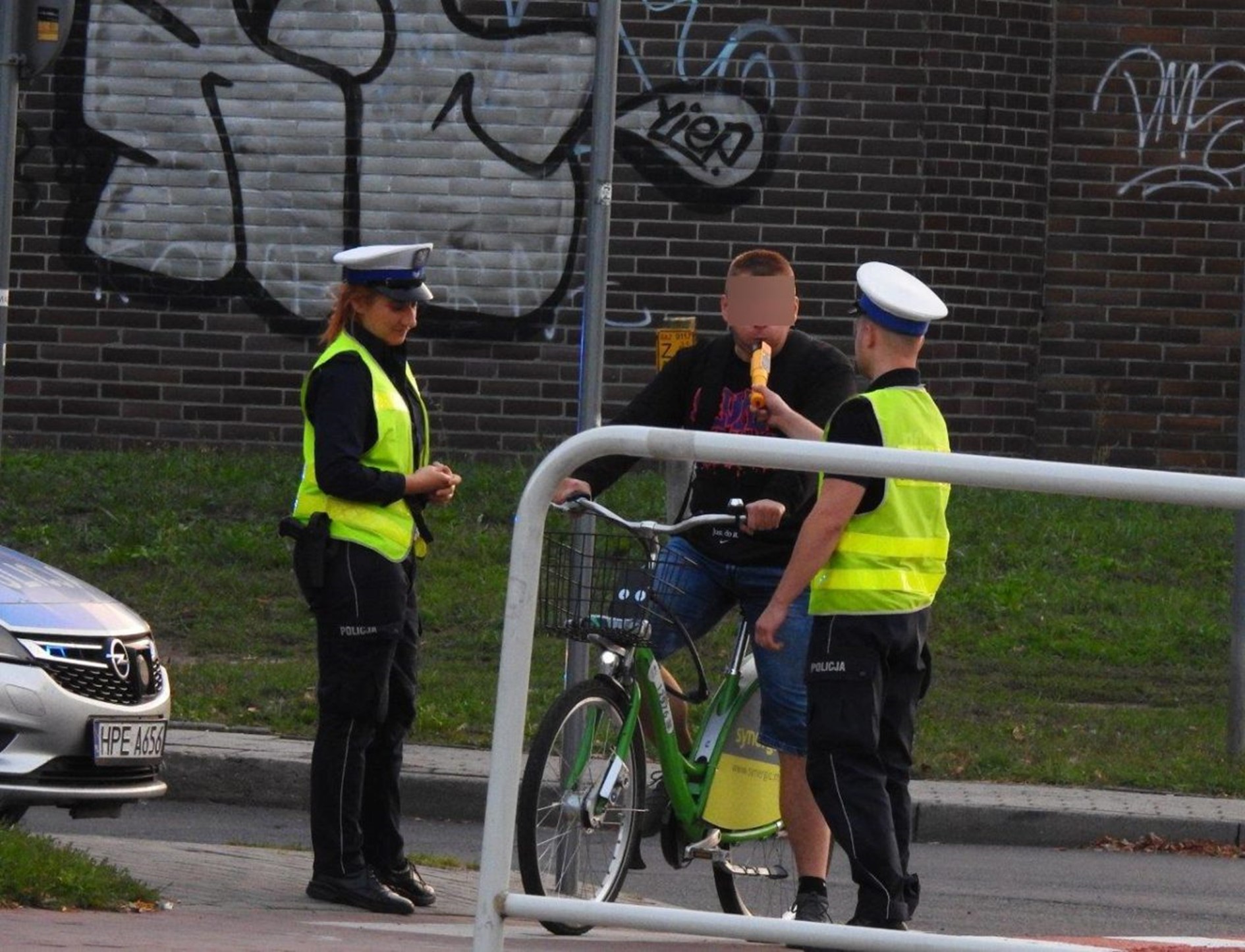 Policjanci badali trzeźwość rowerzystów. Będą kolejne kontrole – Zielona  News